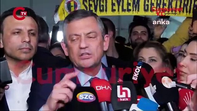 Özgür Özel oyunu kullandıktan sonra ilk açıklamayı yaptı! 'İmamoğlu şu an hem cezaevi yolunda...'