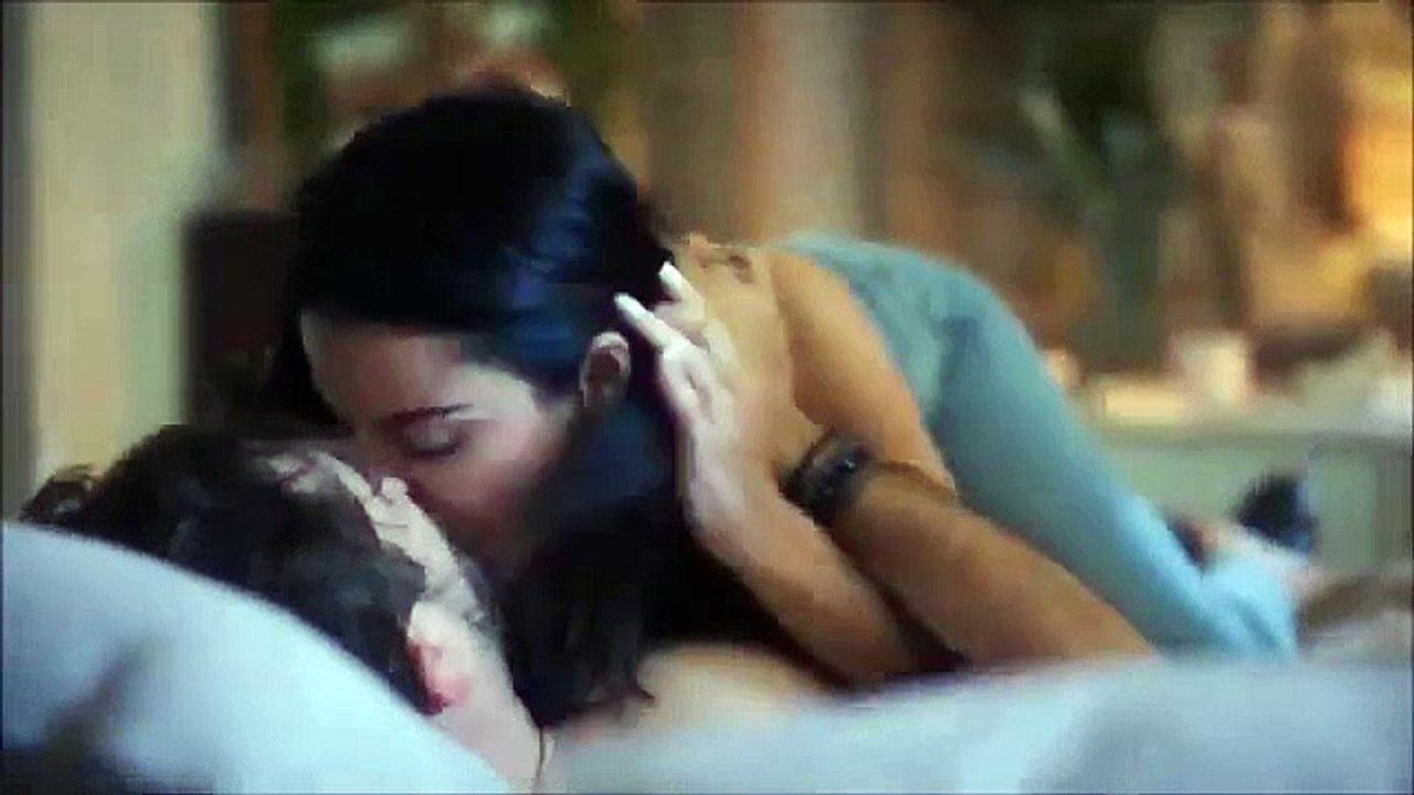 Romantic scene. Kiss 😘