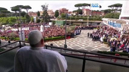 Ιταλία: Πήρε εξιτήριο ο Πάπας Φραγκίσκος - Ενθουσιασμός για την πρώτη του δημόσια εμφάνιση