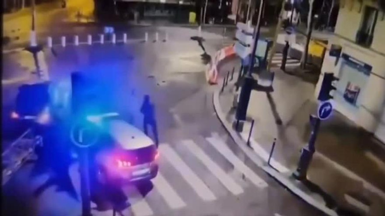 L'inseguimento termina con una pila di auto, 13 feriti