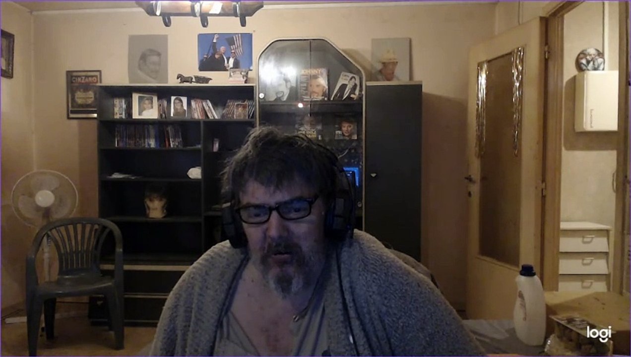 SOHIA  NOUS FAIT RIRE ET PITIER ELLE CHERCHE DES AMIS OU ALLIEE VIRTUEL MDR 2025-03-21_14-48-11