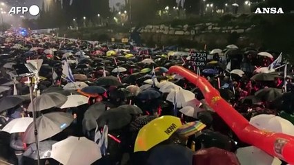 Israeliani protestano contro Netanyahu a Gerusalemme