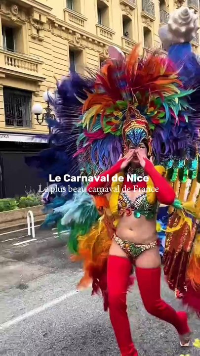 Explosion de couleurs et de fête au Carnaval de Nice ! 🎭✨