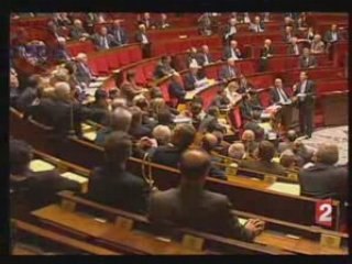 Besson se fait huer à l'assemblée