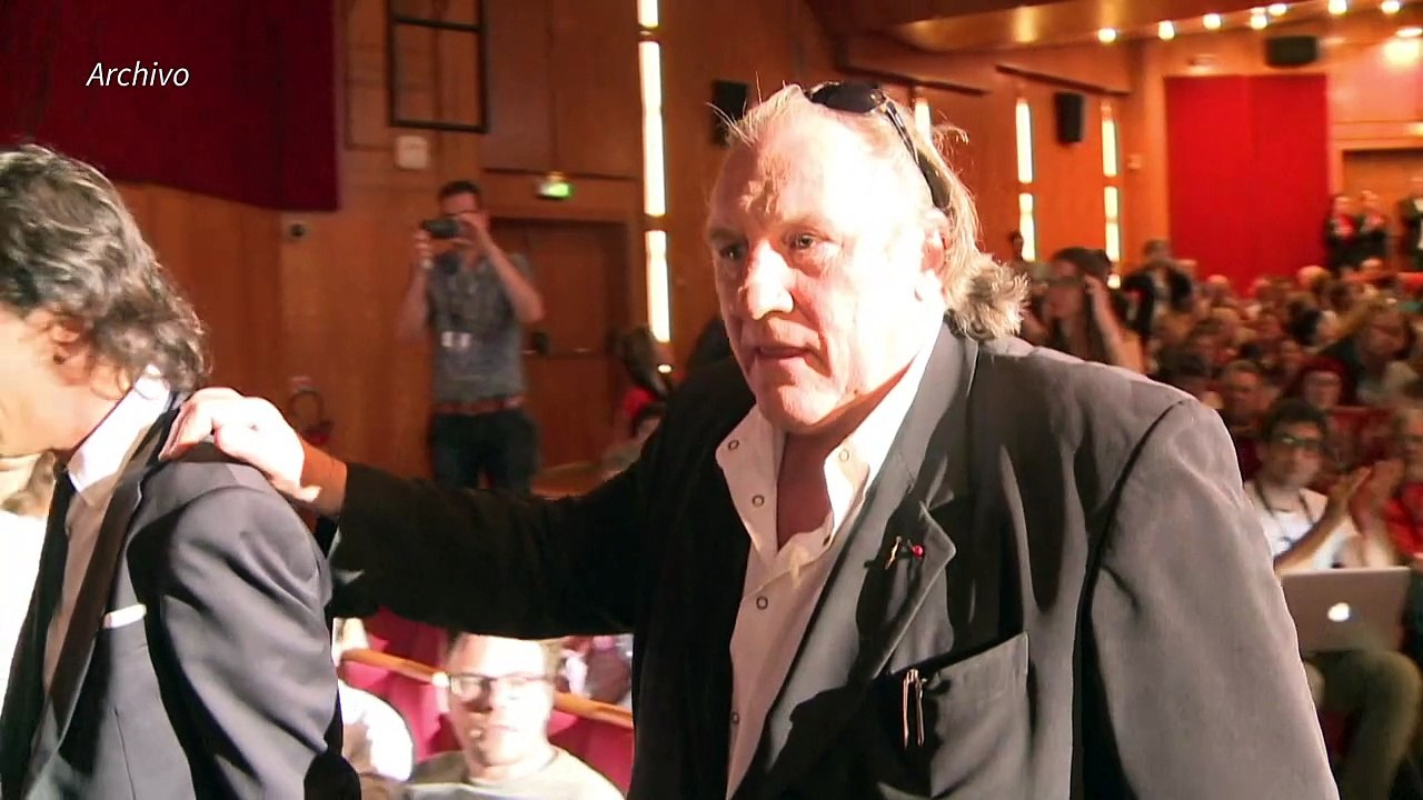 Actor francés Gérard Depardieu defiende su inocencia en primer juicio por agresiones sexuales