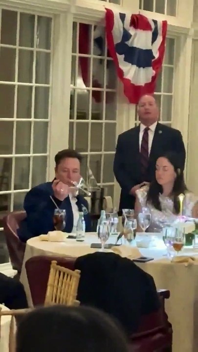 Le talent caché d'Elon Musk... faire tenir en équilibre des cuillères