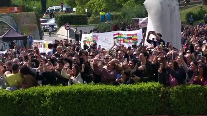 Le pape est rentré au Vatican après plus de cinq semaines à l'hôpital