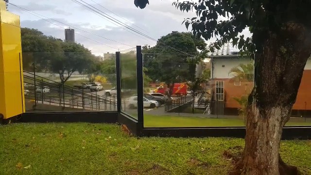 Idoso de 75 anos cai em arquibancada e fica ferido em Cascavel