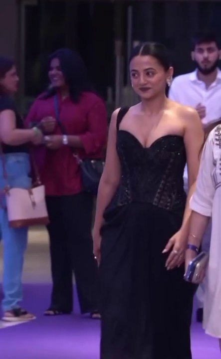 Helly Shah At The Red Carpet Of The Ottplay Awards 2025#hellyshah#ottplayawards#celebritieslook
