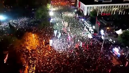 Özgür Özel, Saraçhane\'de konuştu