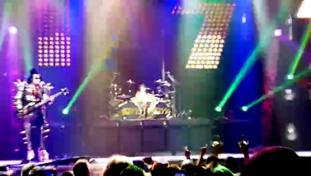 Kiss - Crazy Crazy Nights