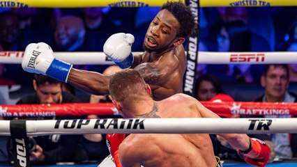 Keyshawn Davis noquea a Denys Berinchyk y le arrebata el título ligero de la OMB
