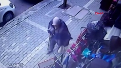 Avcılar'da kıyafet hırsızlığı kamerada