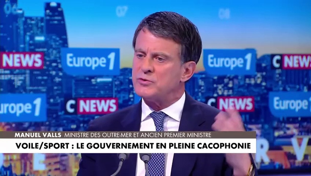 «Le voile islamique est utilisé comme un étendard politique contre la République», estime Manuel Valls
