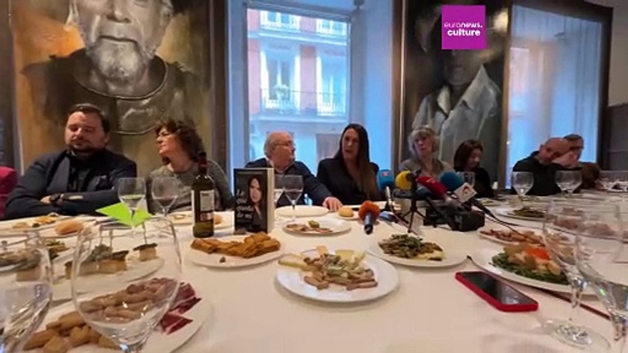 Karla Sofía Gascón no lançamento do seu livro: “Sou menos racista do que o Gandhi”