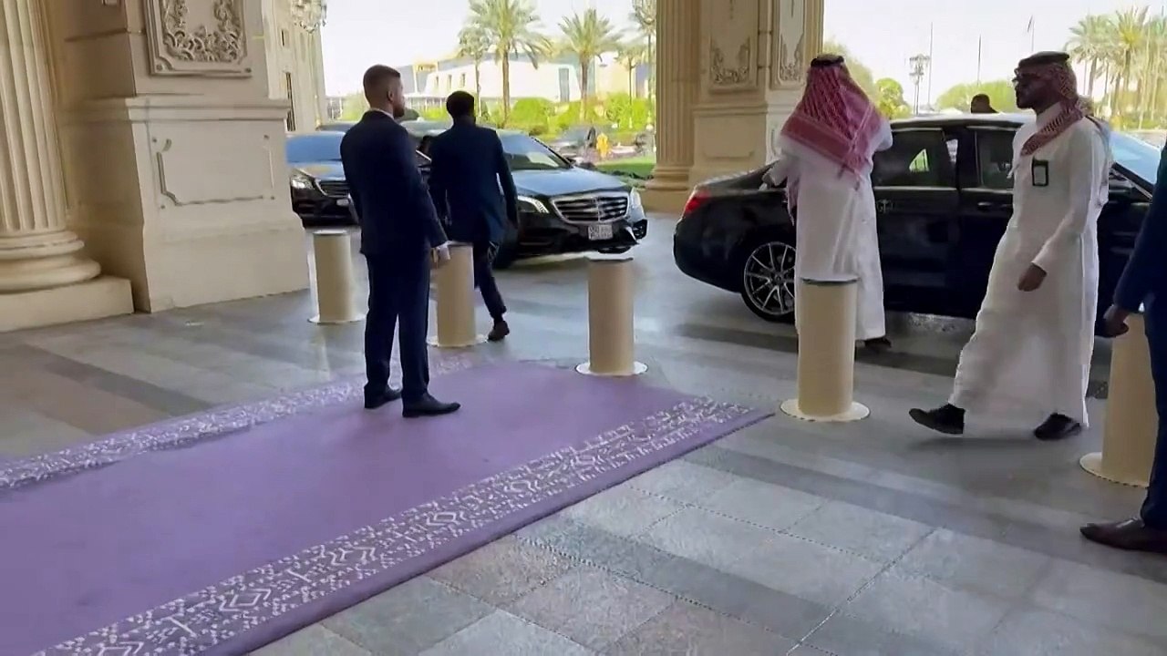 Russland und USA verhandeln in Riad über Ukraine-Waffenruhe