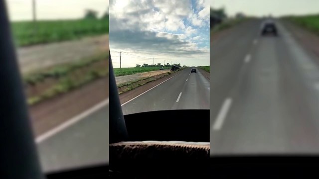 Caminhoneiro morre esmagado após ser ejetado em acidente na BR-163 em Toledo