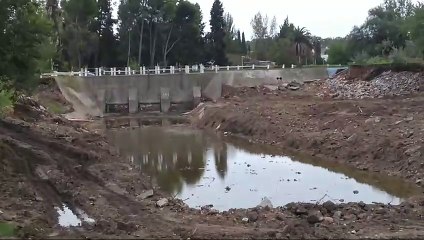 Continúan los trabajos para reencauzar el agua del arroyo Napostá tras los daños por el temporal