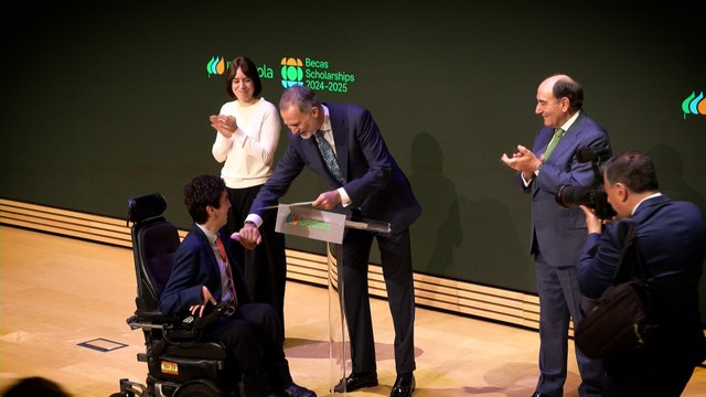 Iberdrola entrega sus becas 2024-2025 con la presencia del rey Felipe VI
