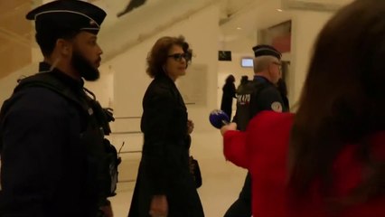 Procès Depardieu: les images de Fanny Ardant au tribunal