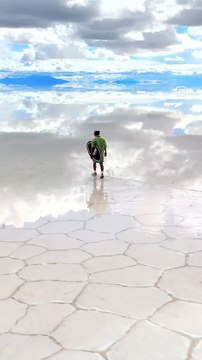 beau surf au dessus des nuages