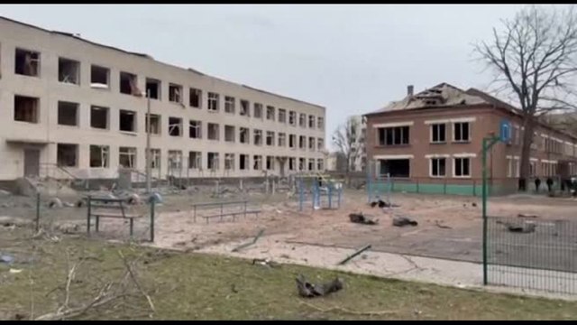 Raid russo nel centro di Sumy in Ucraina: 4 bambini tra i feriti