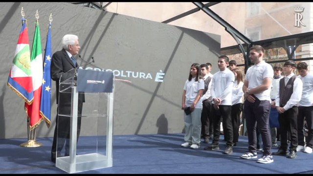 Mattarella: dazi inaccettabili, per la pace mercati aperti