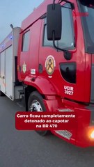 Motorista capota Voyage no canteiro da BR 470