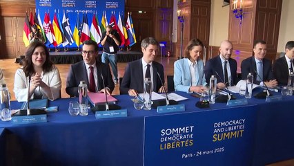 Ucrânia volta a ser bombardeada pela Rússia enquanto líderes europeus discutem o conflito