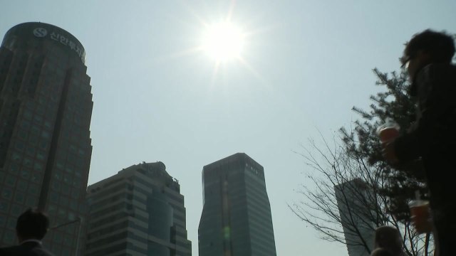 [출근길 YTN 날씨 3/25] 고온 건조한 날씨, 산불 비상...전국 대기 질 '나쁨' / YTN