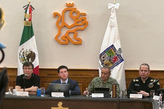 Samuel García pide sacar tráileres de Monterrey y otorgar descuentos para que usen el periférico