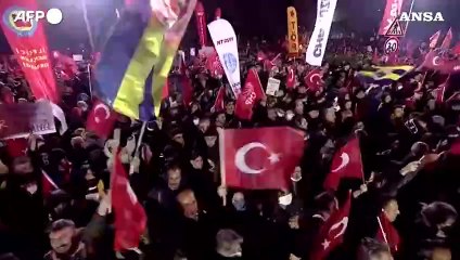 In migliaia a Istanbul contro l'arresto del sindaco Imamoglu