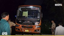 അമ്പായത്തോടിൽ KSRTC സ്വിഫ്റ്റ് ബസ്സിടിച്ച് മൂന്ന് പേർക്ക് പരിക്ക്