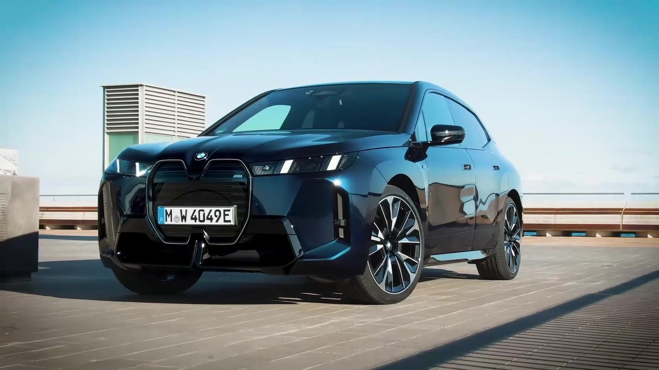 BMW iX M70 xDrive Exterior Design in Tanzanite Blue - video Dailymotion
