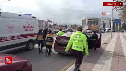 Malatya'da alkollü sürücü ışıkta bekleyen araçlara çarptı