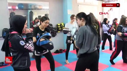 Manisa'da hem hakemlik hem de antrenörlük yapan kız kardeşler