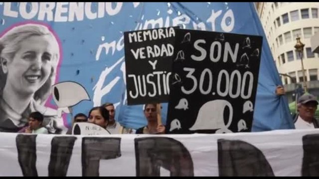 Argentina, Mai più : una marea umana in marcia contro la dittatura