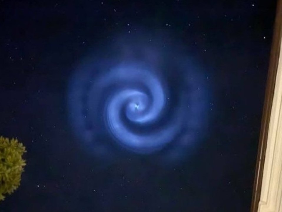 Spektakel am Nachthimmel: Was hat es mit dieser Lichtspirale auf sich?
