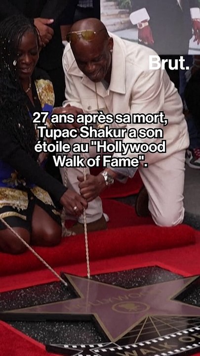 Tupac Shakur a son étoile au "Hollywood Walk of Fame".