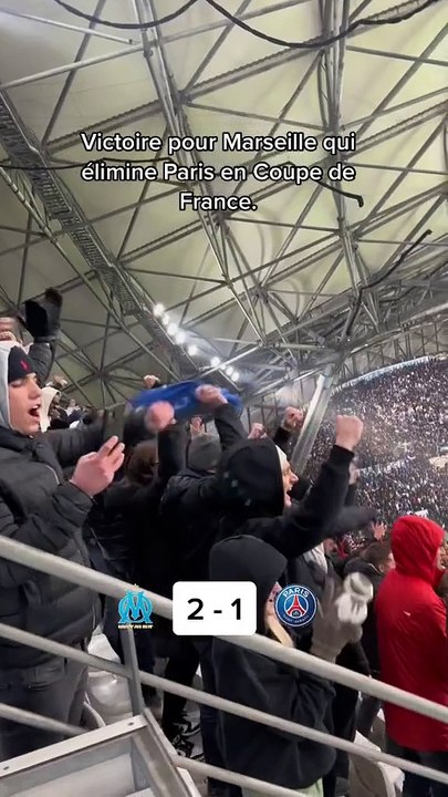 La joie au Vélodrome  après la victoire de l’Olympique de Marseille  face au PSG.