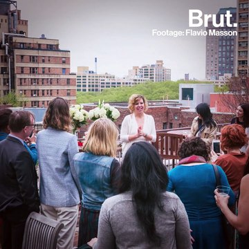 En couple avec elle-même, Erika raconte