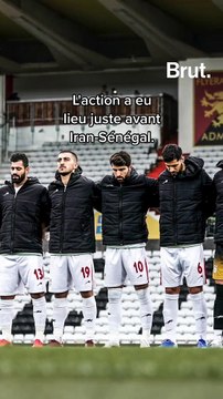 Pourquoi les footballeurs Iraniens ont caché leurs maillots ?