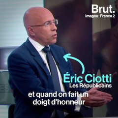 Emmanuel Macron et la photo du doigt d’honneur