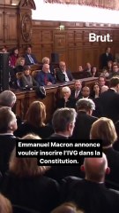 Emmanuel Macron annonce vouloir inscrire l’IVG dans la Constitution.