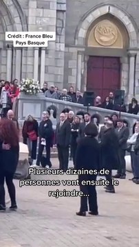 L’hommage par la danse du compagnon d’Agnès Lassalle, professeure d’espagnol tuée à Saint-Jean-de-Luz.