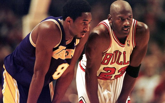 Michael Jordan e Kobe Bryant: all'asta le prime maglie NBA