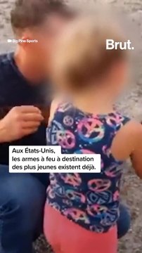 Aux États-Unis, ce fusil d’assaut miniature est destiné aux enfants.