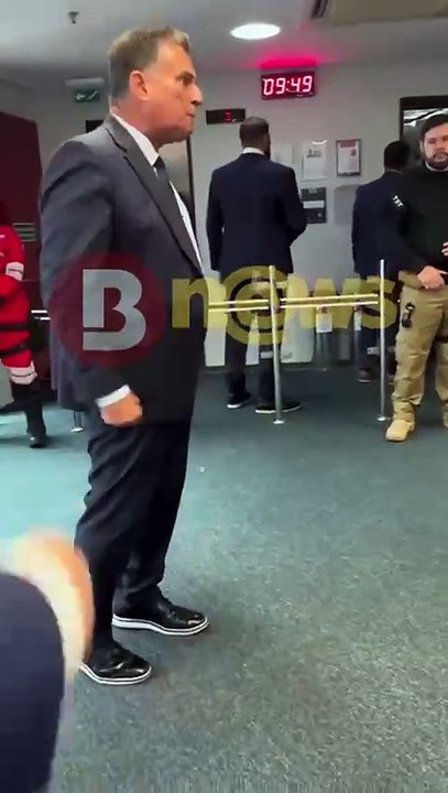 VÍDEO: Deputado tenta invadir julgamento de Bolsonaro no STF e é barrado