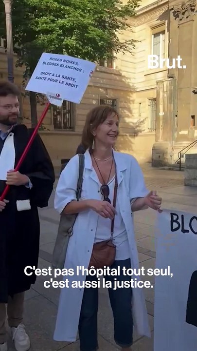 Action coup de poing pour "réveiller" la Cour des comptes