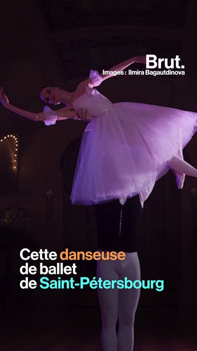 Cette ballerine russe danse sur une baie gelée pour interpeller Vladimir Poutine